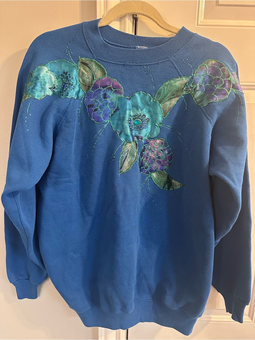 Vintage 80s-90s Puff Paint Blue Floral Embroidered Crewneck Sweatshirt
